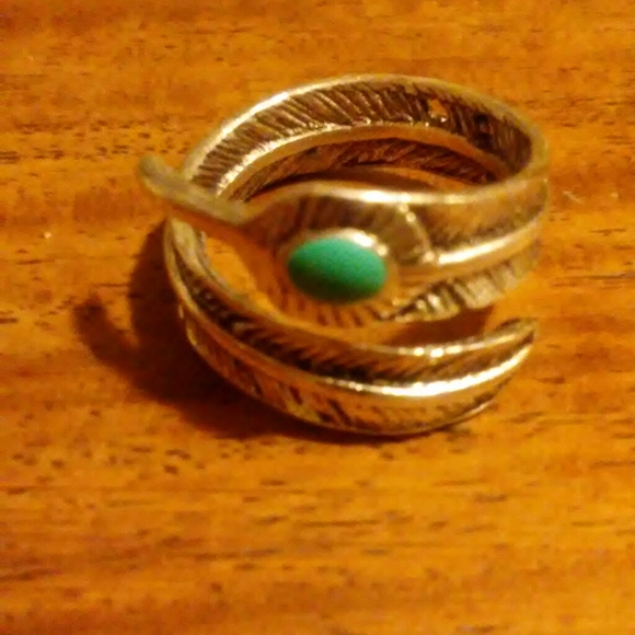 Ring - Picture 1 of 2